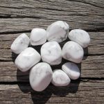 Howlite meaning